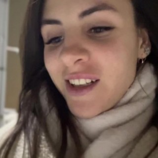 Грудастая шлюха сосет как богиня сперма в рот