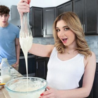 Шлюшка в кухне оттрахана молодым парнем