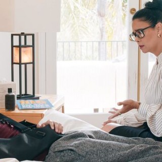 Сексуальная мачеха трахается с молодым пасынком